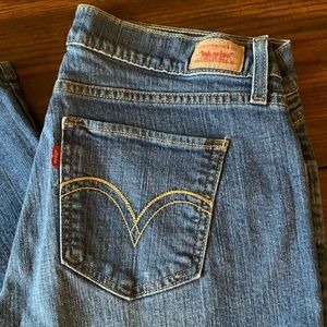 Levi’s 528 Curvy Cut Jeans 👖Juniors size 11